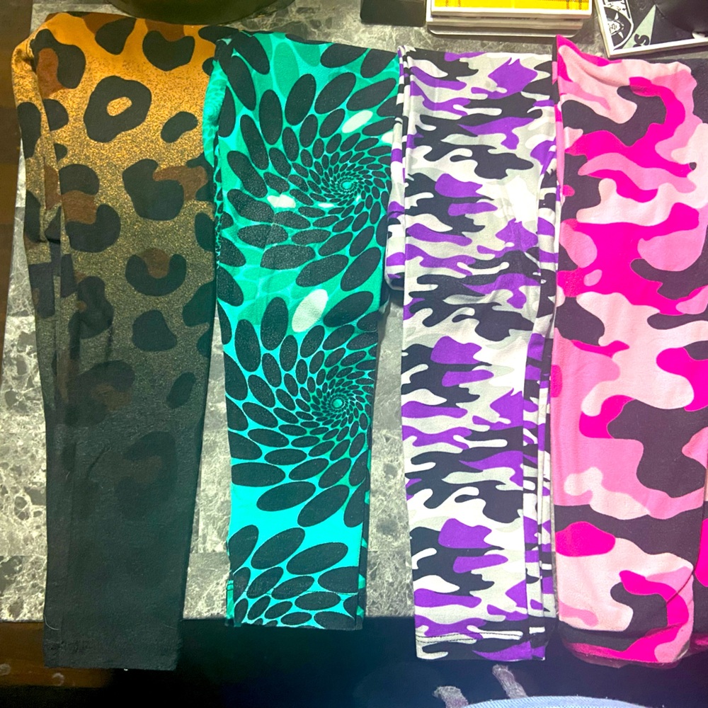 Lot of size S/M Lularoe leggings. Leopard, camo